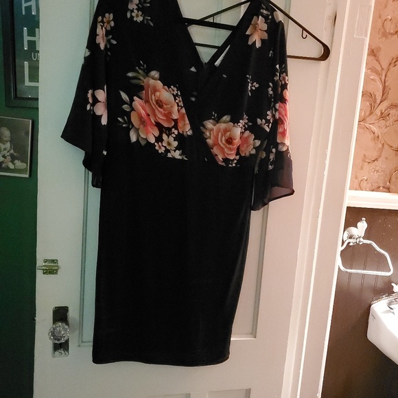 Dress - Picture 1 of 1